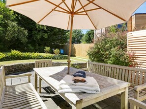 Outdoor dining - 4 Bed in Rock (oc-r27255) (Rock)