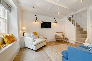 TV - 2 Bed in St. Ives (oc-f16968) (St Ives)