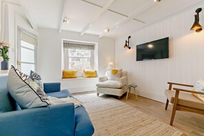 TV - 2 Bed in St. Ives (oc-f16968) (St Ives)