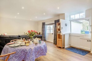 Dining - 1 Bed in Eye (oc-tch1) (Eye)