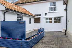 Exterior - 1 Bed in Eye (oc-tch1) (Eye)