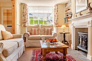 TV - 2 Bed in Yoxford (oc-c27253) (Wickham Market)