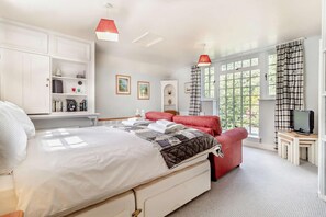 Iron/ironing board, free WiFi, bed sheets - 1 Bed in Yoxford (oc-c27254) (Wickham Market)