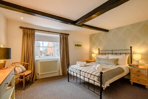 Iron/ironing board, travel cot, free WiFi, bed sheets - 2 Bed in Holt (oc-c27160) (Holt)