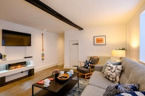 TV - 2 Bed in Holt (oc-c27160) (Holt)