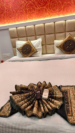 豪華雙人房 | 書桌、免費無線上網