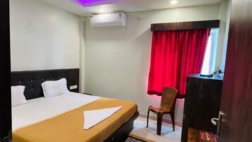 Deluxe Double Room | Desk, free WiFi