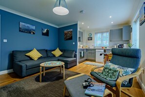 TV - 1 Bed in Whitby (oc-h27278) (Whitby)