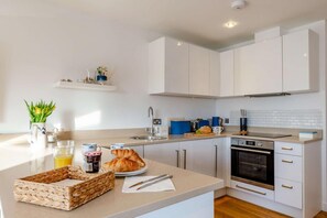 Microwave, oven, dishwasher, high chair - 2 Bed in Newquay (oc-a27276) (Newquay)