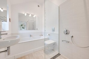 Hair dryer, towels - 3 Bed in Wilby (oc-slowlo) (Wilby)