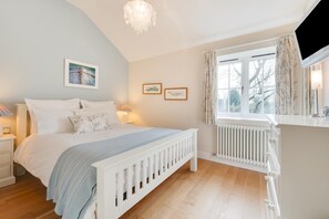 Iron/ironing board, free WiFi, bed sheets - 3 Bed in Wilby (oc-slowlo) (Wilby)