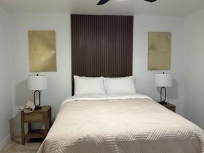 مكواة/لوح كي وواي فاي وملاءات أسرّة