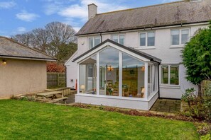 Exterior - 3 Bed in Newton-by-the-Sea (oc-d27259) (Newton-by-the-Sea)