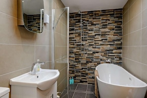 Hair dryer, towels - 3 Bed in Thurne (oc-t27347) (Ashby with Oby)