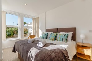 2 bedrooms, iron/ironing board, free WiFi, bed sheets - 2 Bed in St. Ives (oc-1seab) (St Ives)