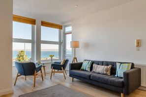 TV - 2 Bed in St. Ives (oc-1seab) (St Ives)