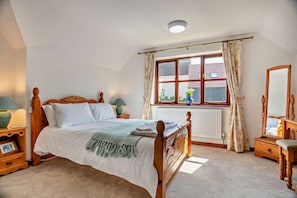 Iron/ironing board, travel cot, free WiFi, bed sheets