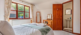 4 Bed in Woodbridge (oc-s27356)