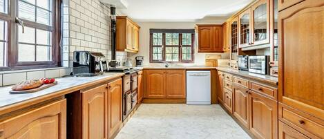 Lave-vaisselle, chaise haute