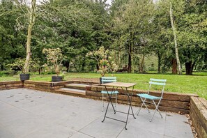 Outdoor dining - 2 Bed in Ketteringham (oc-p27381) (Ketteringham)