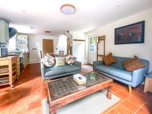 Living area - 2 Bed in Ketteringham (oc-p27381) (Ketteringham)