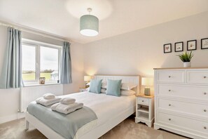 Travel crib, free WiFi, bed sheets - 3 Bed in Crantock (oc-s27415) (Crantock)