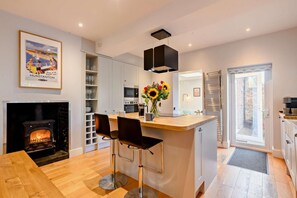 Microwave, oven, dishwasher, high chair - 4 Bed in Hunstanton (oc-l27367) (Hunstanton)