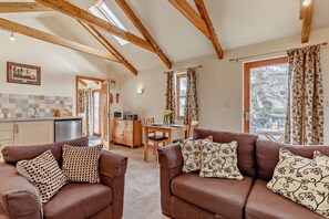 TV - 1 Bed in Garras (oc-l27431) (Cury Cross Lanes)