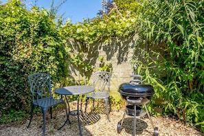 Outdoor dining - 1 Bed in Saxmundham (oc-c27420) (Farnham)