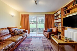 TV - 4 Bed in Begelly (oc-s27405) (Begelly)