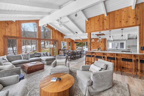Summit Ridge Lodge | 6-BR Retreat with Ski Access