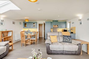 Living area - 2 Bed in Sheringham (oc-b27372) (Sheringham)