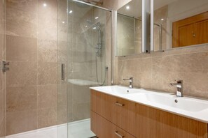 Towels - 4 Bed in Docking (oc-s27413) (Docking)