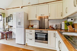 Microwave, oven, cookware/dishes/utensils