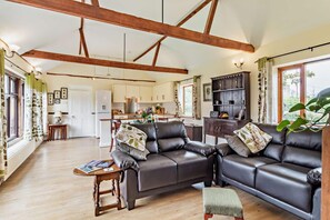 TV - 1 Bed in St. James South Elmham, Halesworth (oc-t27361) (Saint James South Elmham)