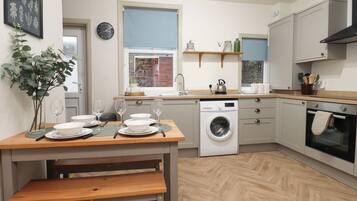 Dishwasher, cookware/dishes/utensils