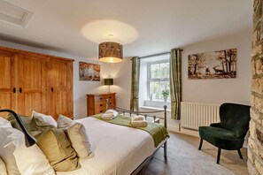 واي فاي مجانًا وملاءات أسرّة