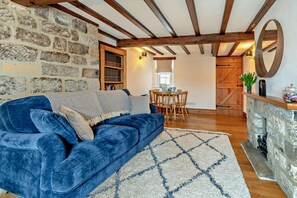 TV - 1 Bed in Whitby (oc-d27454) (Whitby)