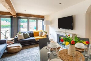 TV - 2 Bed in Letheringsett (oc-c27516) (Letheringsett)