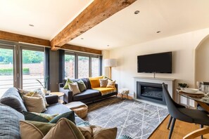 TV - 2 Bed in Letheringsett (oc-c27516) (Letheringsett)