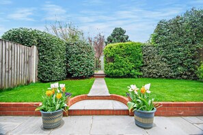 Property grounds - 2 Bed in Weybourne (oc-h27517) (Weybourne)