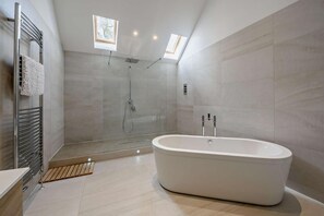 Towels - 3 Bed in Okehampton (oc-h27530) (South Tawton)