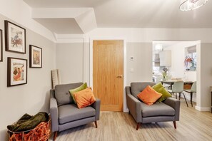 Living area - 2 Bed in Bampton (oc-q27406) (Bampton)