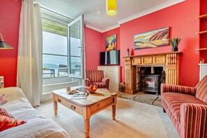 TV, fireplace - 3 Bed in Kingswear (oc-bc121) (Dartmouth)