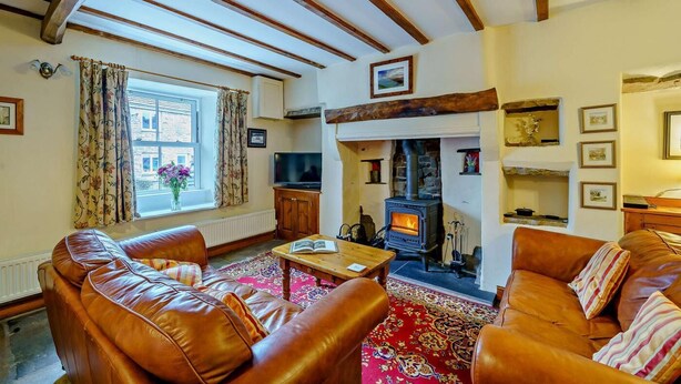 Unclassified image, 1 of 17, button - 3 Bed in Hawes (oc-hhmy23) (Hawes)