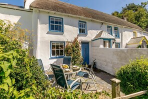 Outdoor dining - 2 Bed in St. Agnes (oc-h27472) (Saint Agnes)