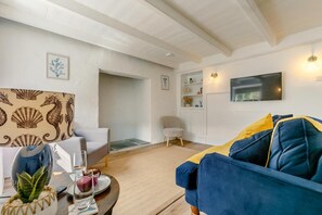 TV - 2 Bed in St. Agnes (oc-h27472) (Saint Agnes)