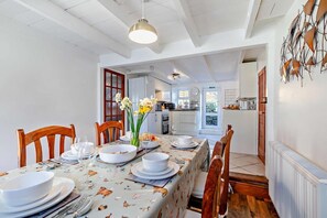 Dining - 3 Bed in St. Issey (oc-v27518) (Saint Issey)