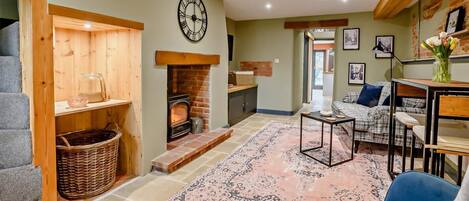 Télévision, cheminée