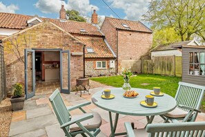 تناول الطعام بالخارج